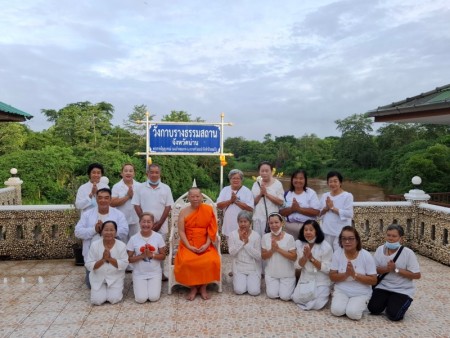 10-12 กรกฎาคม 2567 นำโดยนางสุพิศ เถียรทิม นายกเทศมนตรีตำบลหนองหาร ร่วมกับชมรมผู้สูงอายุเทศบาลตำบลหนองหาร จัดโครงการอบรมให้ความรู้และแลกเปลี่ยนเรียนรู้ด้านการบริหารจัดการโรงเรียนผู้สูงอายุต้นแบบ วิทยากรจาก สนง.พมจ.เชียงใหม่ โรงพยาบาลสวนปรุง และกิจกรรมศึกษา
