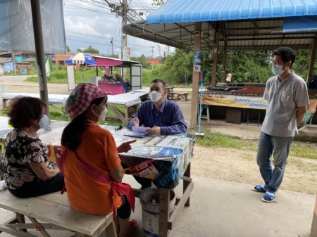 นายกสุพิศ เถียรทิม นายกเทศมนตรีตำบลหนองหาร ได้มอบหมายให้เจ้าหน้าที่ งานบริหารงานสาธารณสุข และเจ้าหน้าที่กองช่าง เทศบาลตำบลหนองหาร  ลงพื้นที่ตรวจ ติดตาม ให้คำแนะนำ และกำชับผู้ดูแลตลาดหนองหาร ให้ปฏิบัติตามมาตรการป้องกันโควิด-19 อย่างต่อเนื่อง
