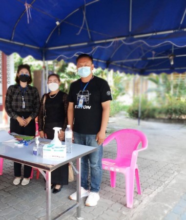 เทศบาลตำบลหนองหาร ออกพื้นที่บริการประชาชน หมู่ 7 บ้านหนองหาร นำโดย นางสุพิศ เถียรทิม นายกเทศมนตรีตำบลหนองหาร คณะผู้บริหาร สมาชิกสภาฯ และพนักงานเทศบาล เพื่อจัดเก็บค่าธรรมเนียมค่าจัดเก็บขยะ ประจำปี 2565   ****บริการคืองานของเรา บริการประชาชนด้วยหัวใจ เทศบาล