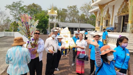 นายกเทศมนตรีตำบลหนองหาร นายนภา สุทธาวาสน์ ประธานสภาเทศบาลตำบลหนองหาร และสมาชิกสภาเทศบาล งานสวัสดิการสังคมและพนักงานเจ้าหน้าที่เกี่ยวข้องเข้าร่วมกิจกรรมโรงเรียนสูงวัยสดใสสร้างสุขประจำเดือนมีนาคม 2567 กิจกรรมตานตุงซาววา โดยแต่งดาที่วัดทิพวนาราม(หนองหาร) และ