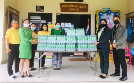 เทศบาลตำบลหนองหารขอความอนุเคราะห์จากท่านสนับสนุนน้ำดื่ม สำหรับไว้บริการให้แก่เจ้าหน้าที่ ที่ปฏิบัติงาน และผู้ถูกกักกัน ณ สถานกักกันโรค Local Quarantine (LQ) ในพื้นที่ตำบลหนองหาร อำเภอสันทราย นั้น **เทศบาลตำบลหนองหาร จึงขอขอบคุณท่านมา ณ โอกาสนี้ และหวังเป็