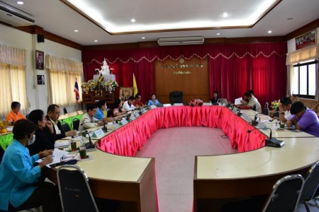 การประชุมองค์กรปกครองส่วนท้องถิ่นอำเภอสันทราย นำโดยนางสุพิศ เถียรทิม ประธานชมรมองค์กรปกครองส่วนท้องถิ่นอำเภอสันทราย วันที่ ๑๒ มีนาคม ๒๕๖๓ ณ ห้องประชุมชั้น ๒ สำนักงานเทศบาลตำบลหนองหาร