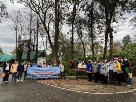 คณะนักเรียนโรงเรียนผู้สูงอายุเทศบาลตำบลหนองหารไปดำเนินกิจกรรมนอกสถานที่ ณ ศูนย์ศึกษาการพัฒนาห้วยฮ่องไคร้ฯ และศูนย์เรียนรู้ตามแนวพระราชดำริกลุ่มอนุรักษ์ทรัพยากรธรรมชาติบ้านป่าสักงาม