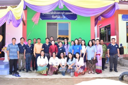 นางสุพิศ เถียรทิม นายกเทศมนตรีตำบลหนองหาร คณะผู้บริหาร สมาชิกสภาฯ ร่วมการเปิดอาคารเรียน (หลังใหม่) ศูนย์พัฒนาเด็กเล็กเทศบาลตำบลหนองหาร(งานการศึกษา) อำเภอสันทราย จังหวัดเชียงใหม่ วันพฤหัสบดี ที่ ๒๔ ตุลาคม ๒๕๖๒