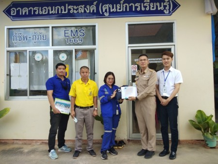 เจ้าหน้าที่การแพทย์ฉุกเฉินจากโรงพยาบาลกรุงเทพเชียงใหม่ มาเยี่ยมชมและพูดคุย ระบบการรับ-ส่งผู้ป่วยฉุกเฉิน ของหน่วยกู้ชีพเทศบาลตำบลหนองหาร (กู้ชีพทิพวัน) และอาสาสมัครกู้ชีพ พร้อมทั้งแลกเปลี่ยนประสบการณ์เกี่ยวกับ พรบ.คุ้มครองผู้ประสบภัยจากรถยนต์  ในวันที่ 21