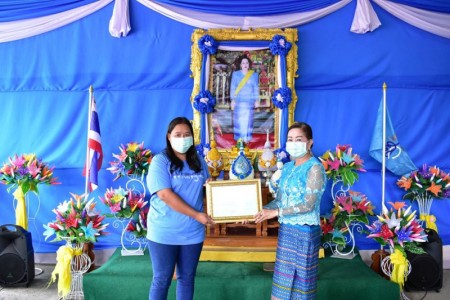 ท่านนายกสุพิศ เถียรทิม นายกเทศมนตรีตำบลหนองหารเป็นประธานในพิธีเปิดโครงการปลูกจิตสำนึก รักสถาบัน ชาติ ศาสนา พระมหากษัตริย์ (กิจกรรมวันแม่แห่งชาติ) ประจำปีงบประมาณ พ.ศ.๒๕๖๓