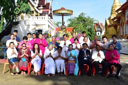 ท่านนายกสุพิศ เถียรทิม นายกเทศมนตรีตำบลหนองหาร ท่านสุพล ณ วิชัย สมาชิกสภาองค์การบริหารส่วนจังหวัดเชียงใหม่ คณะผู้บริหาร สมาชิกสภาฯ พนักงาน ลูกจ้าง เทศบาลตำบลหนองหาร ร่วมทำบุญครบรอบวันเกิด เจ้าทิพวันกฤดากร ณ เชียงใหม่ (๑๓๗ ปี) ณ อนุสาวรีย์เจ้าทิพวันกฤดากร